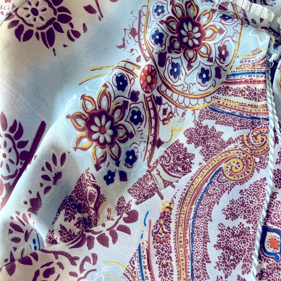 WOMEN’S COLD SHOULDERS BEAUTIFUL TOP SIZE 2X. SOFT FEMININE, COLORFUL FLORALS - Picture 14 of 16